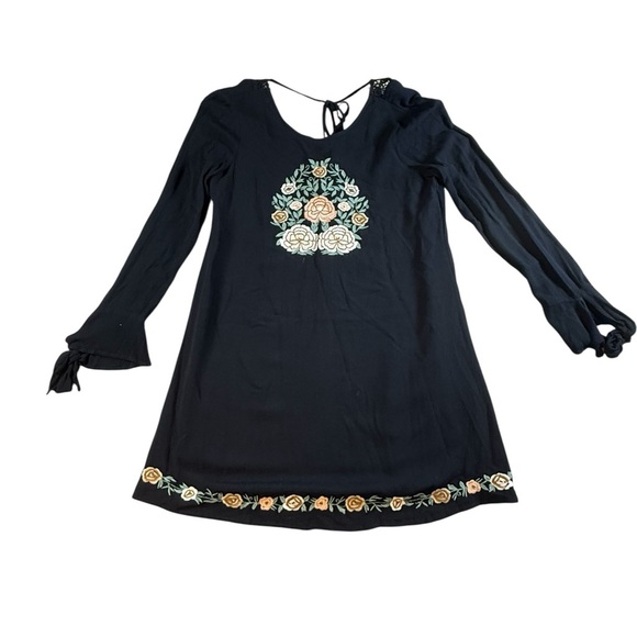 BAND OF GYPSIES Midi Boho Dress Small Black with Floral Crochet Flare Sleeves - Picture 4 of 5